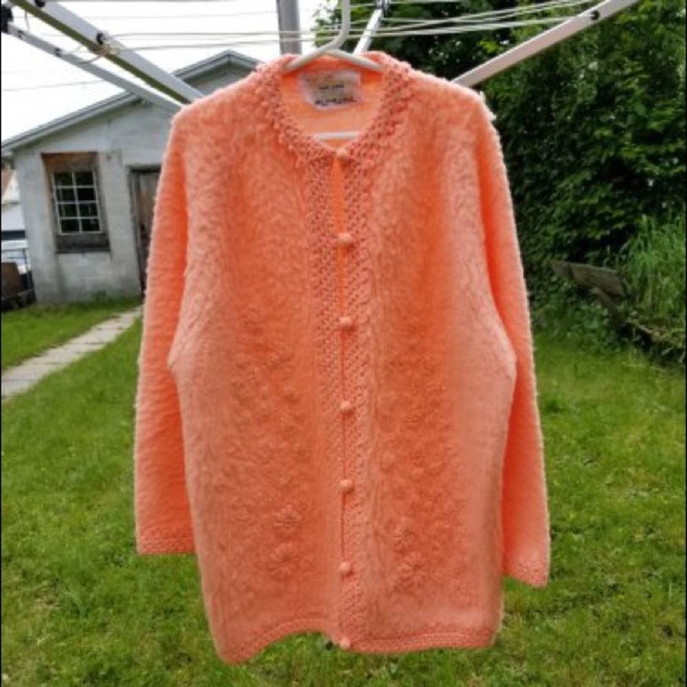 TRUE Vintage 1950s Hand Loomed Peach Acrylic Cardigan Sweater